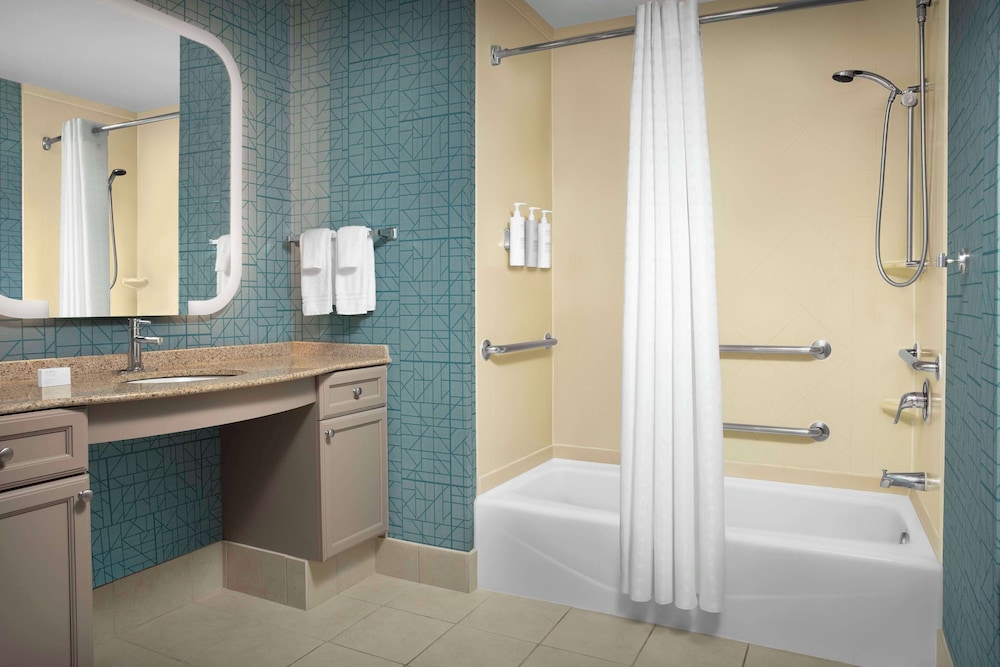 Suite, 2 Queen Beds, Accessible, Bathtub (Mobility & Hearing) photo 2