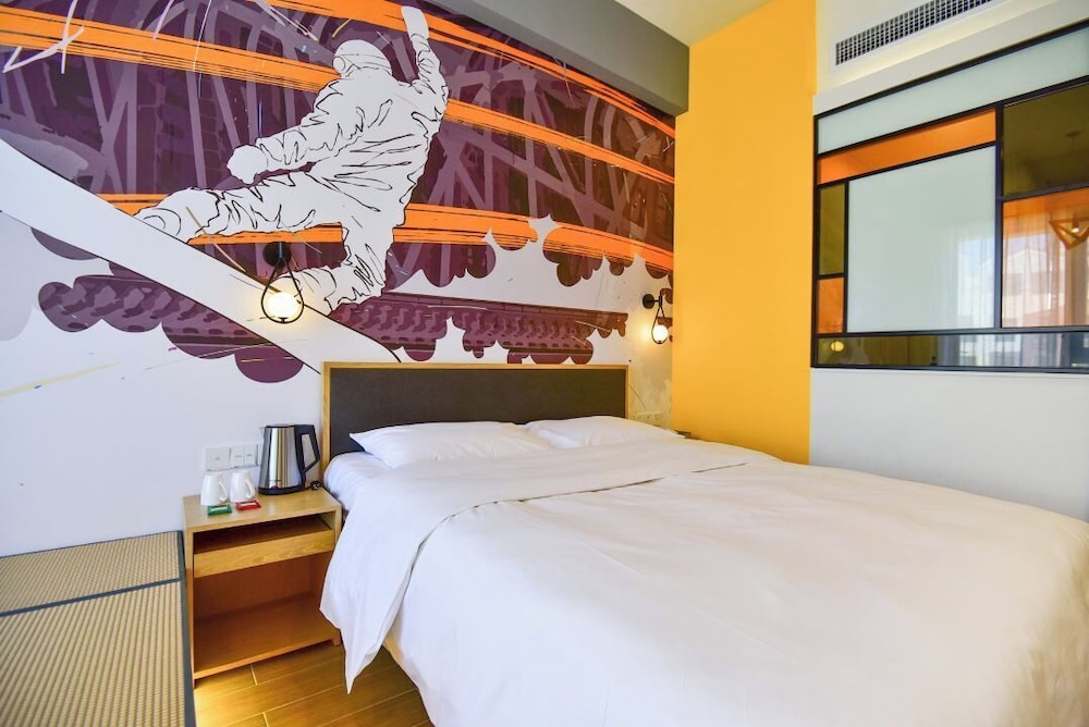 Deluxe Double Room, 1 Queen Bed photo 1