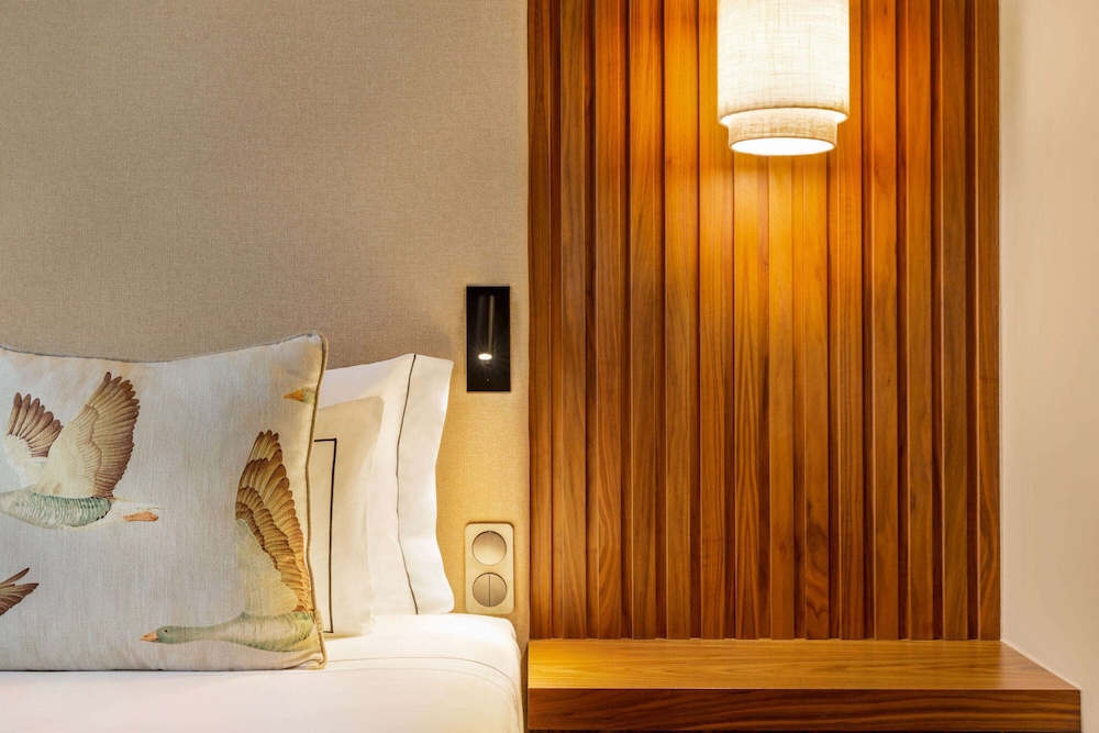 Standard Room, 2 Twin Beds, Non Smoking - Photo 6