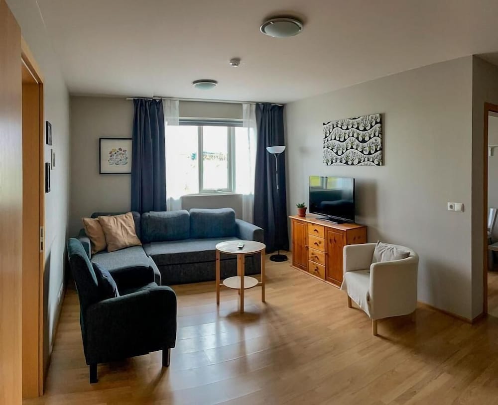 2 bedroom apartment photo 1