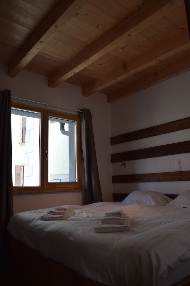 Economy Twin Room, Shared Bathroom, Mountainside photo 1