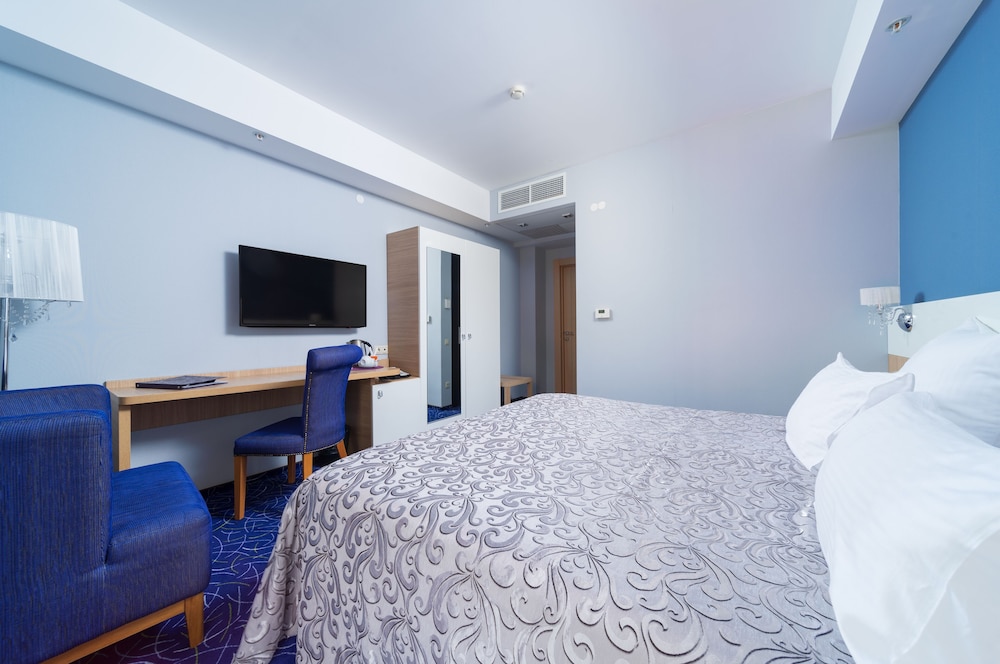 Standard Double or Twin Room photo 3