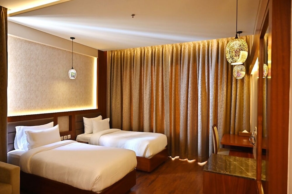 Executive Room - Photo 1