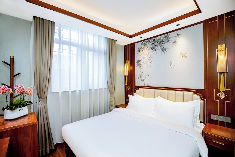 Classic Room, 1 Bedroom, Non Smoking, City View