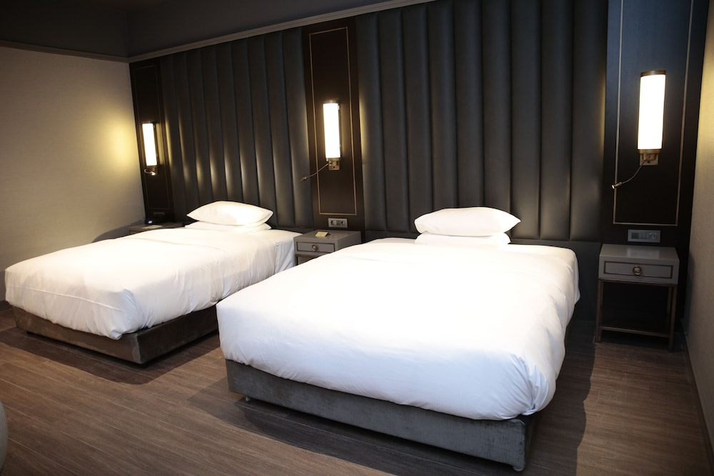 Room, Multiple Beds