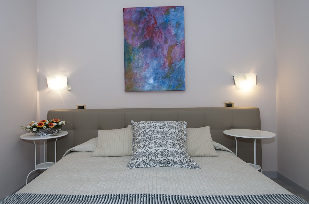 Classic Double or Twin Room, Balcony - Photo 5