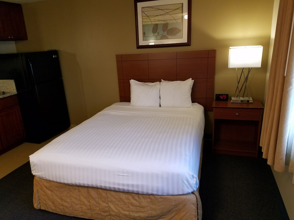Standard Room, 1 Queen Bed, Accessible, Non Smoking photo 2