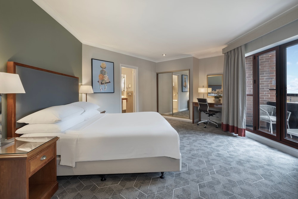 Suite, 1 Bedroom - Photo 2