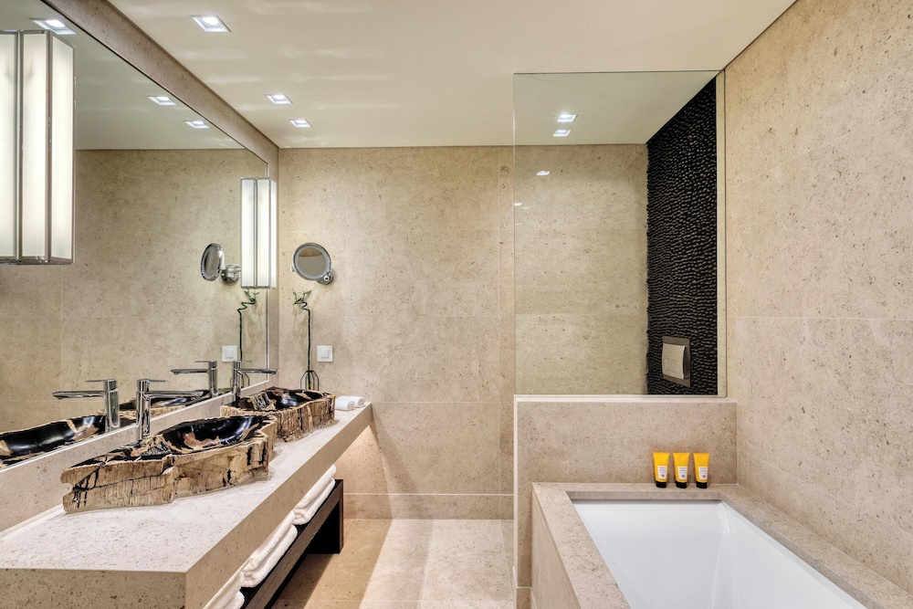 Family Suite, 2 Bedrooms, Sea View (Corner)
