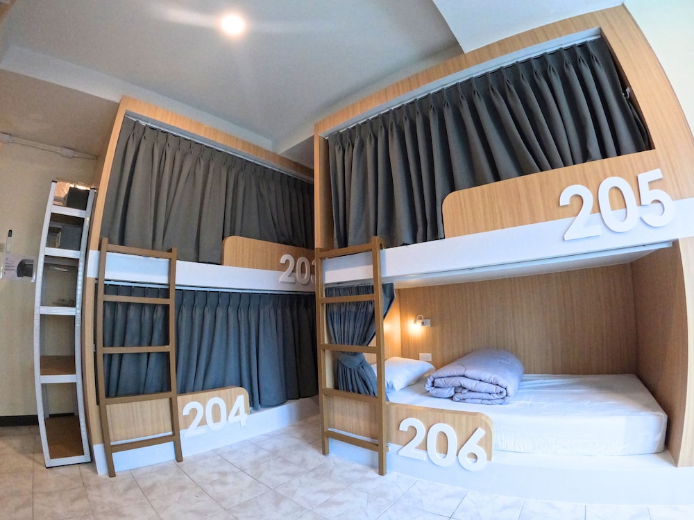 Female 6 beds Dormitory photo 3
