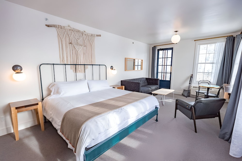 Suite (Nola)