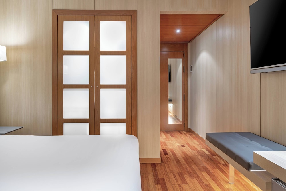 Standard Room, 1 Queen Bed