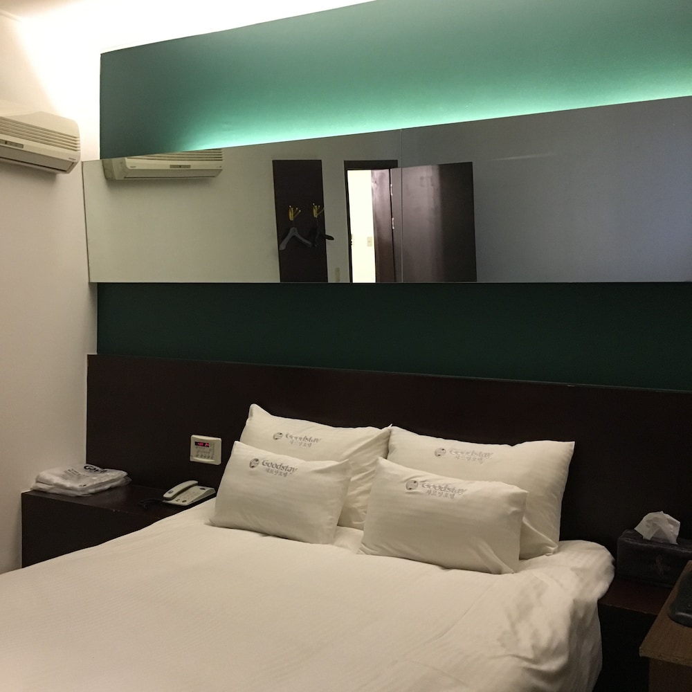 Standard Room photo 2