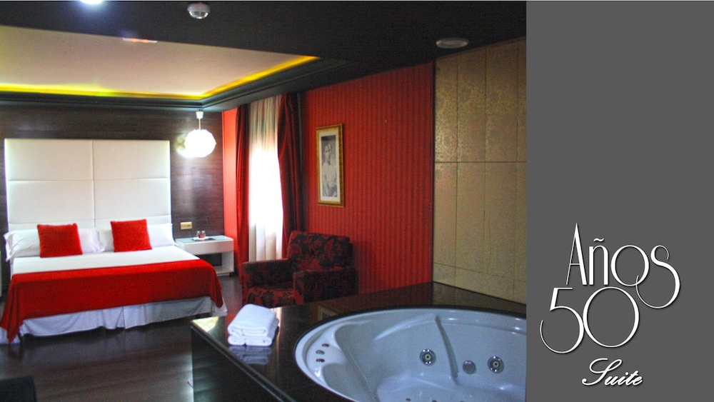 Superior Double Room, 1 King Bed, Jetted Tub photo 3