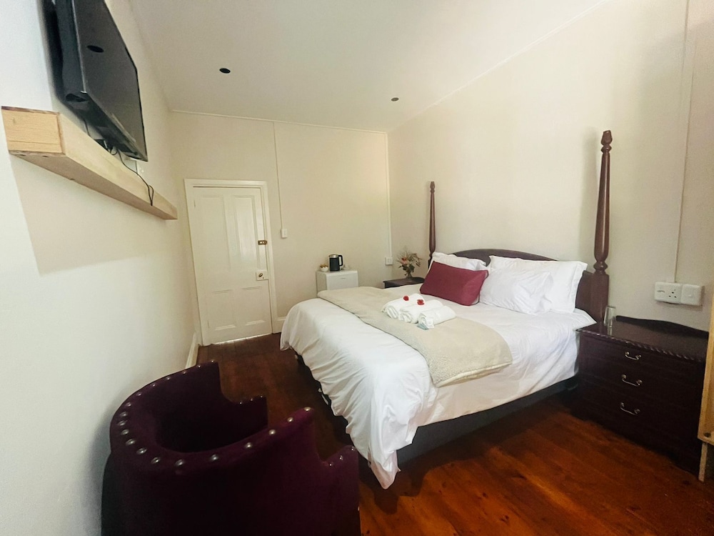 Comfort Room, 1 Queen Bed photo 3