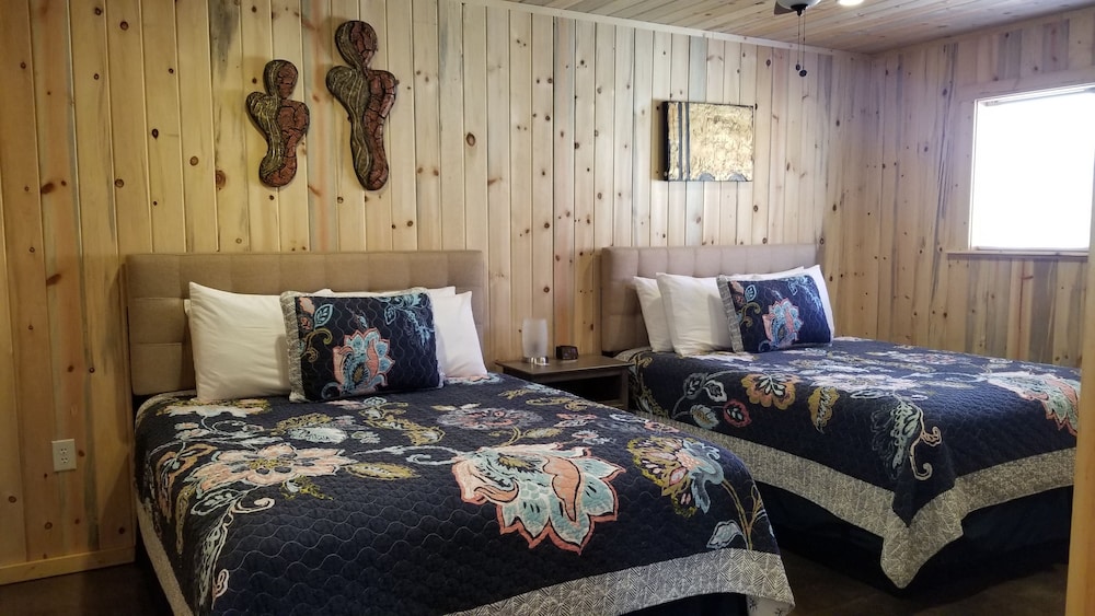 Cabin 5 photo 1