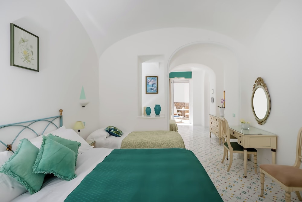 Premier Room, 1 Bedroom, Non Smoking, Sea View thumbnail 6