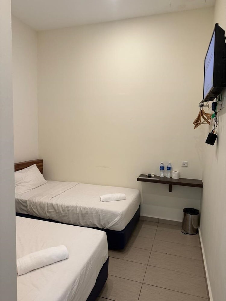 Deluxe Twin Room photo 2