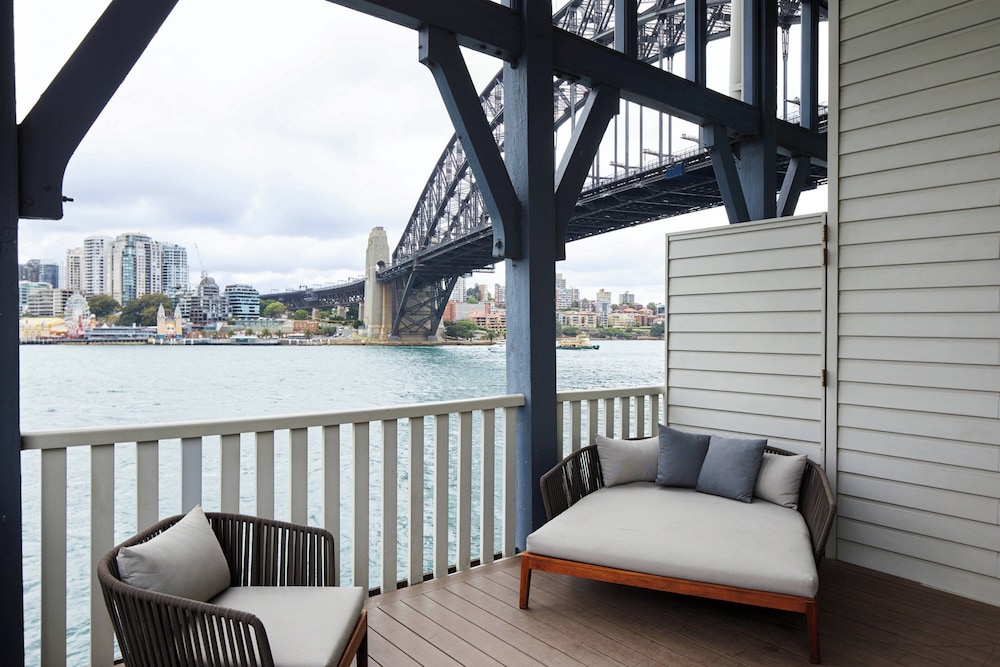 Suite, 1 King Bed, Balcony (Balcony)