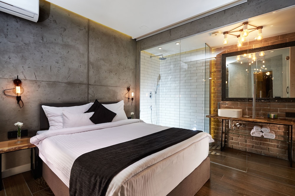 Luxury Apartment, 1 King Bed with Sofa bed photo 1