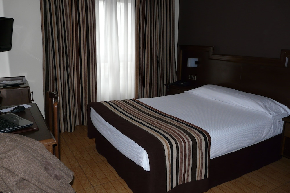 Comfort Room, 1 Queen Bed