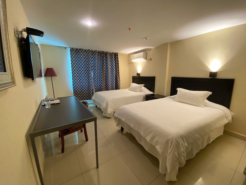 Deluxe Twin Room, 2 Double Beds, Non Smoking photo 1