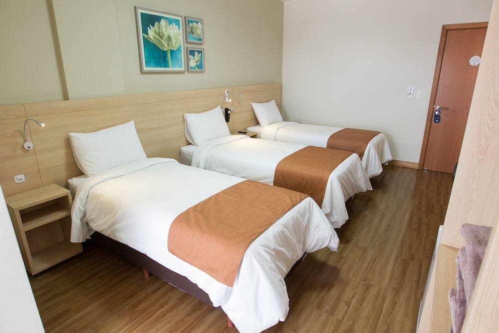 Triple Room, 3 Twin Beds, City View photo 2