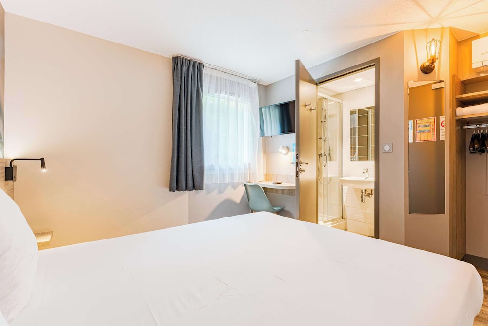 Standard Room, Multiple Beds