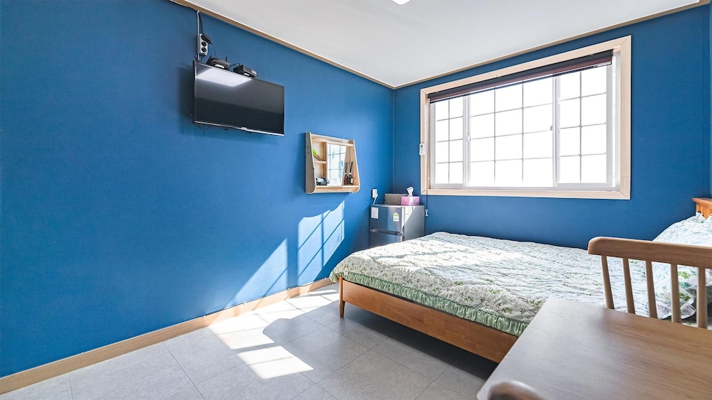 Basic Room, 1 Bedroom (206 (No Pet)) photo 3