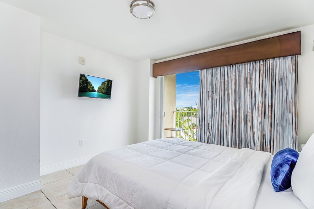 South River Suites — photo 46