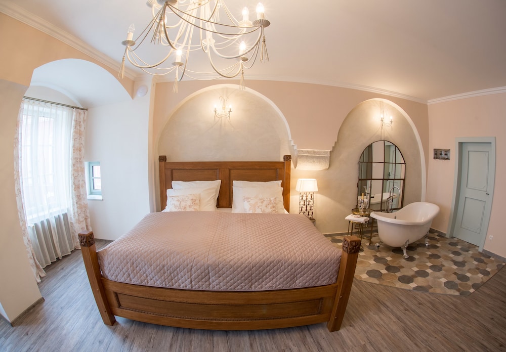 Romantic Suite photo 2