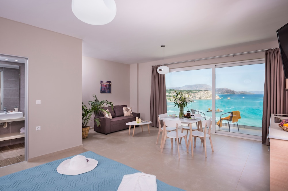 Studio Deluxe with Panoramic Sea View