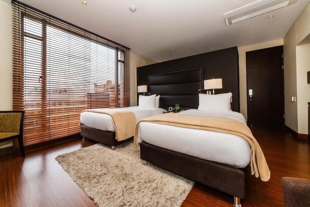 Premium Twin Room - Photo 2