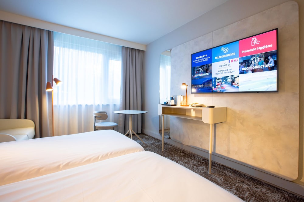 Standard room with 2 single beds and 1 sofa - Photo 8