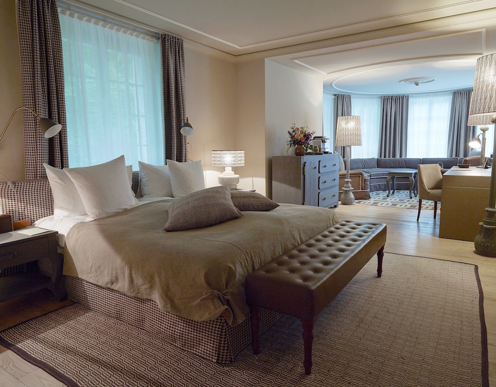 Suite (Tower) - Photo 2