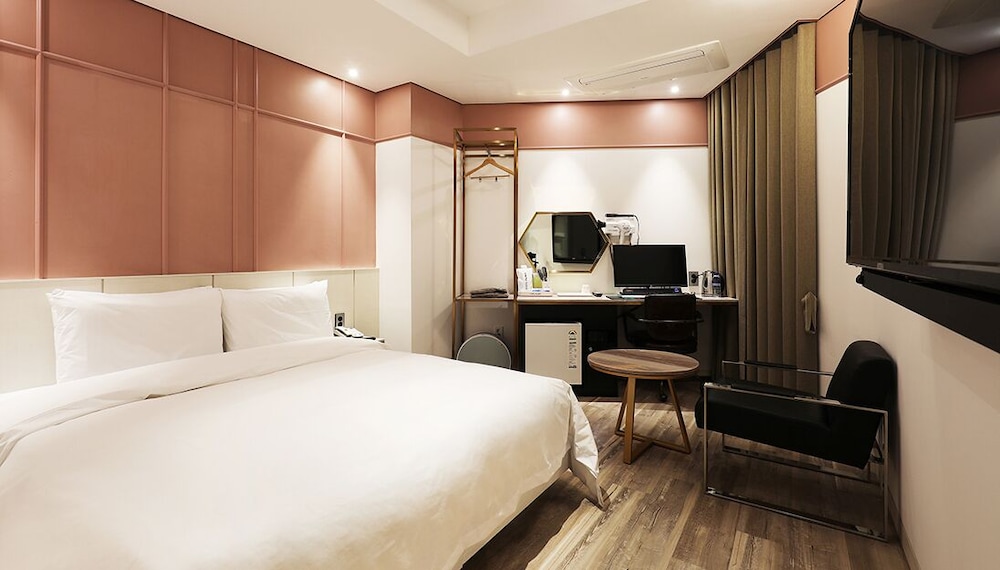Standard Room - Photo 9