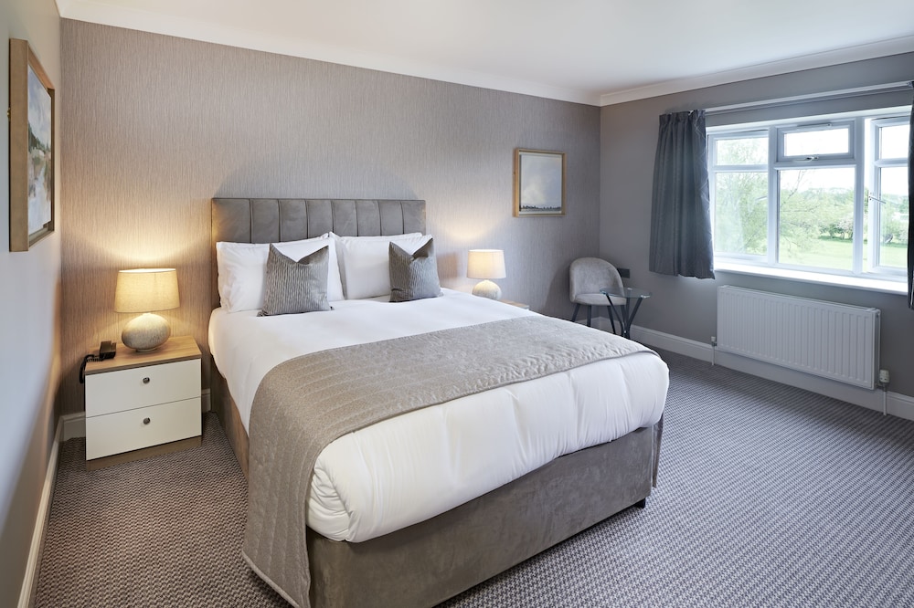 Superior Room, 1 King Bed, Non Smoking, River View - Photo 1