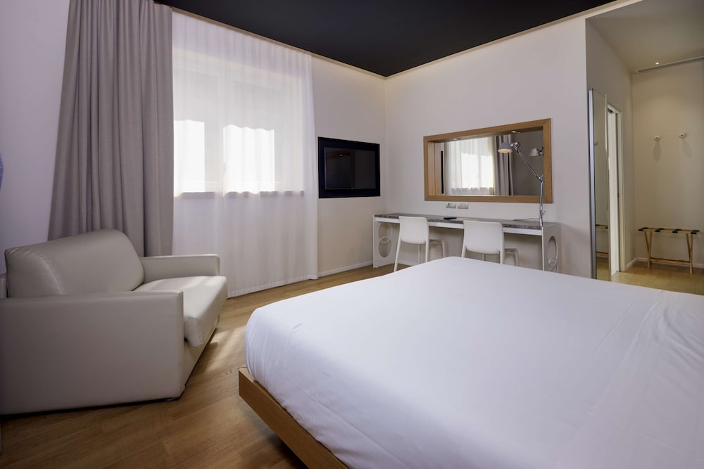 Superior Room, 1 Queen Bed - Photo 23