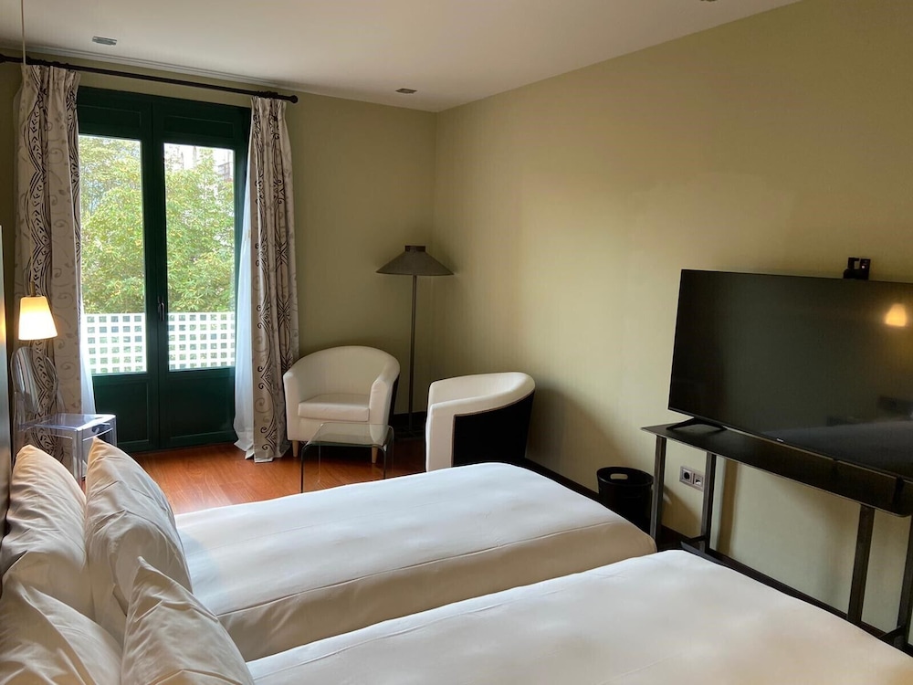 Superior Double Room - Photo 3