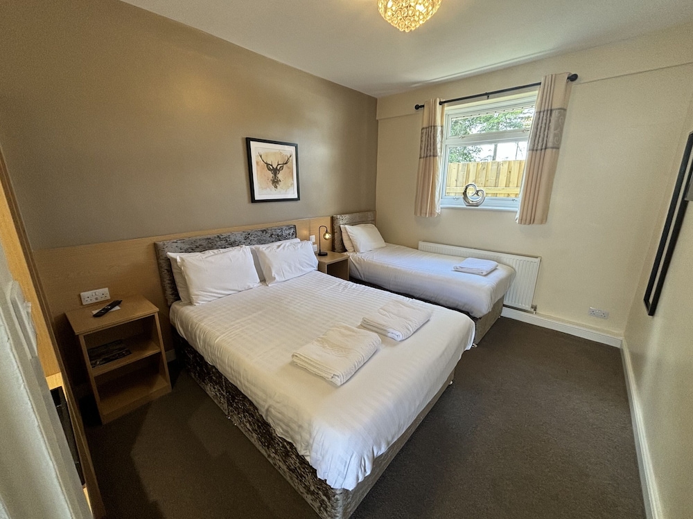 Suite, Ensuite (2 Adults & 1 Child) - Photo 2