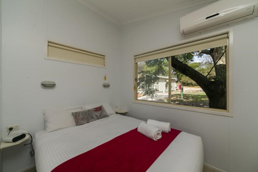 Standard Cabin - Sleeps 4 photo 1