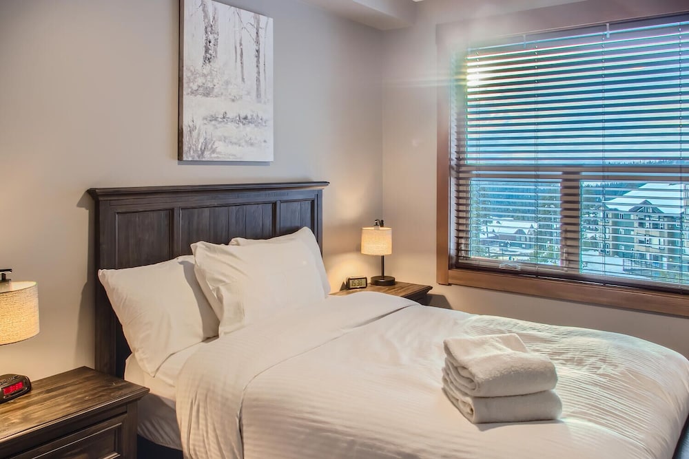 Stonegate Resort Unit B303 | 4BR photo 3