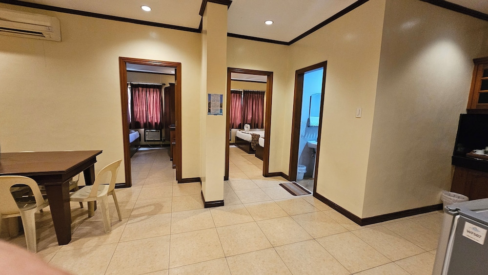 Waterfront Family Suite - Photo 13