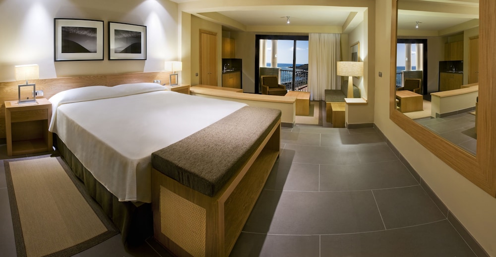 Junior Suite, Partial Sea View (2 Adults)