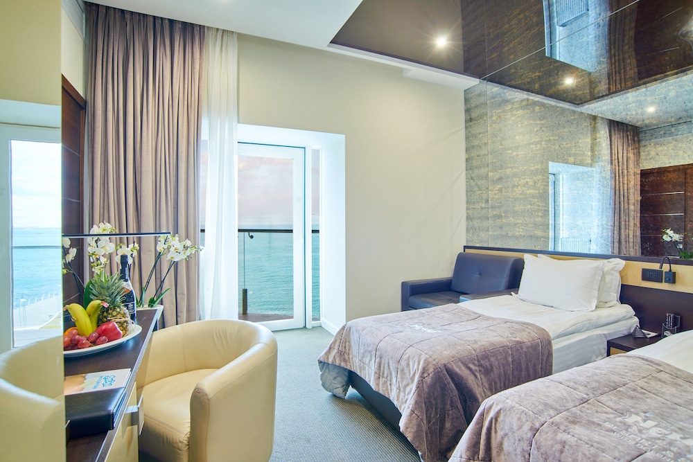 Standard Double or Twin Room, Sea View photo 3