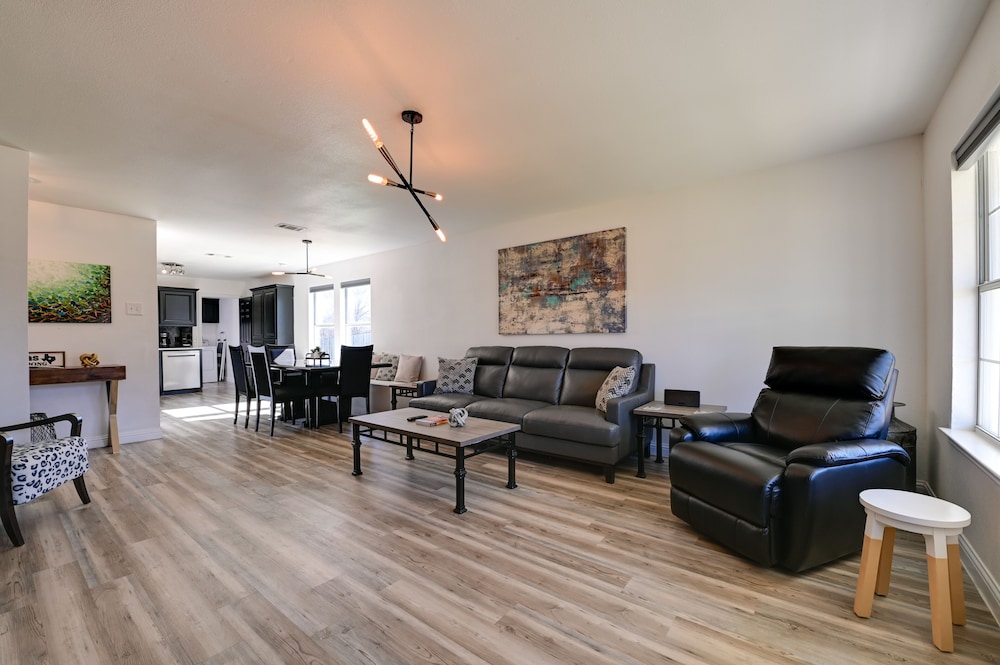 House (2 Bedrooms) photo 1