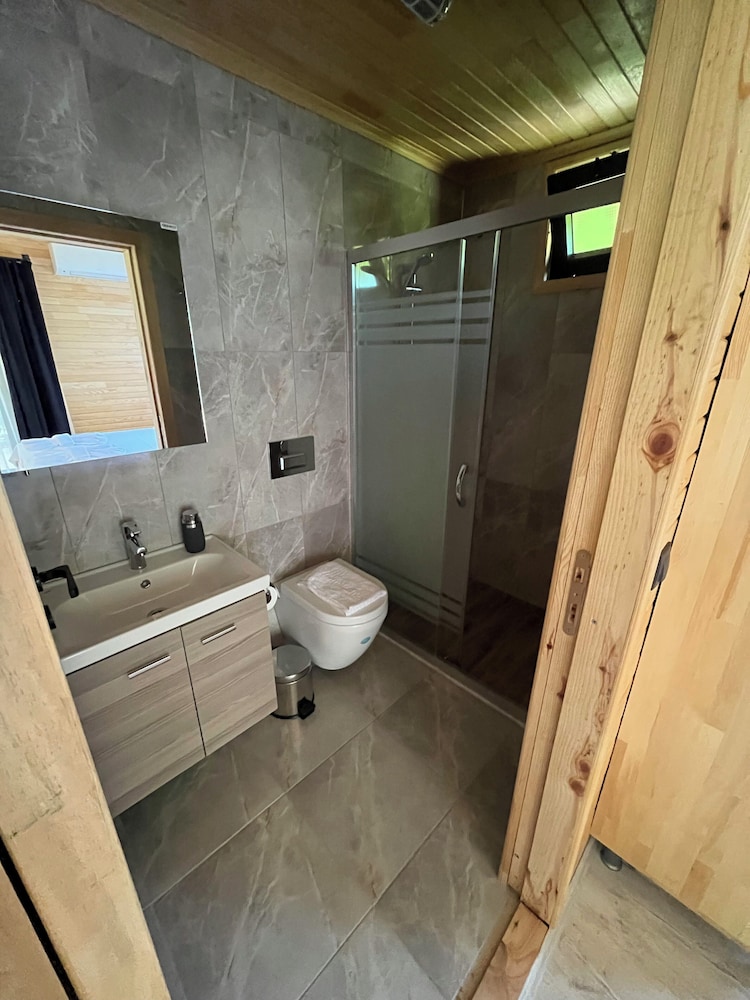 Standard Tree House, Multiple Beds photo 2