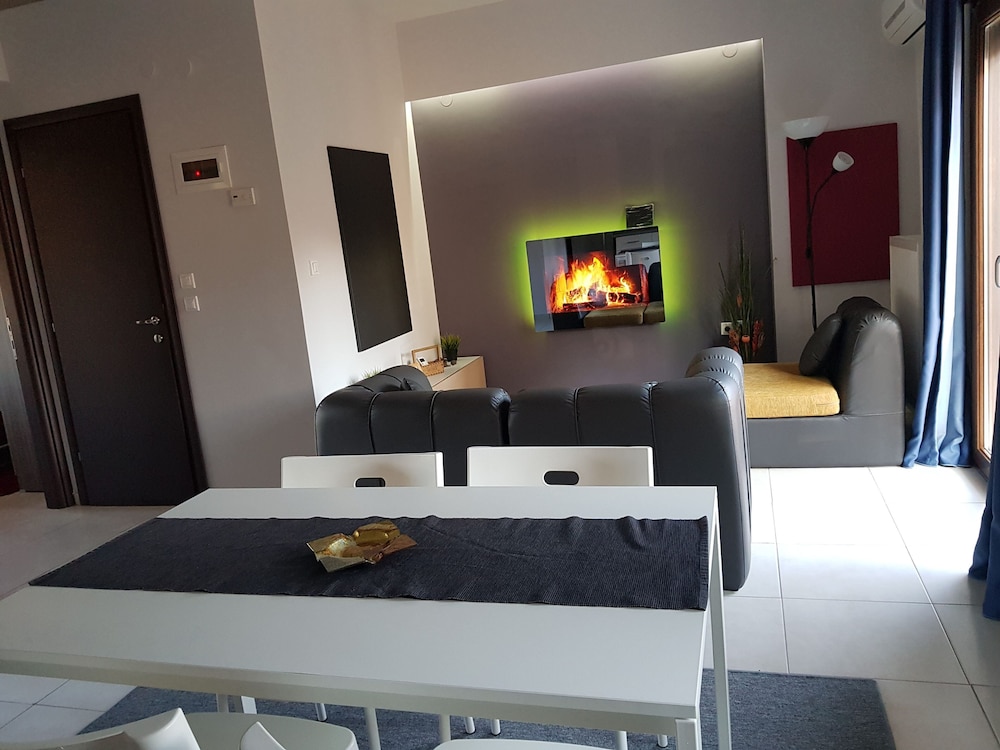 Deluxe Apartment photo 1