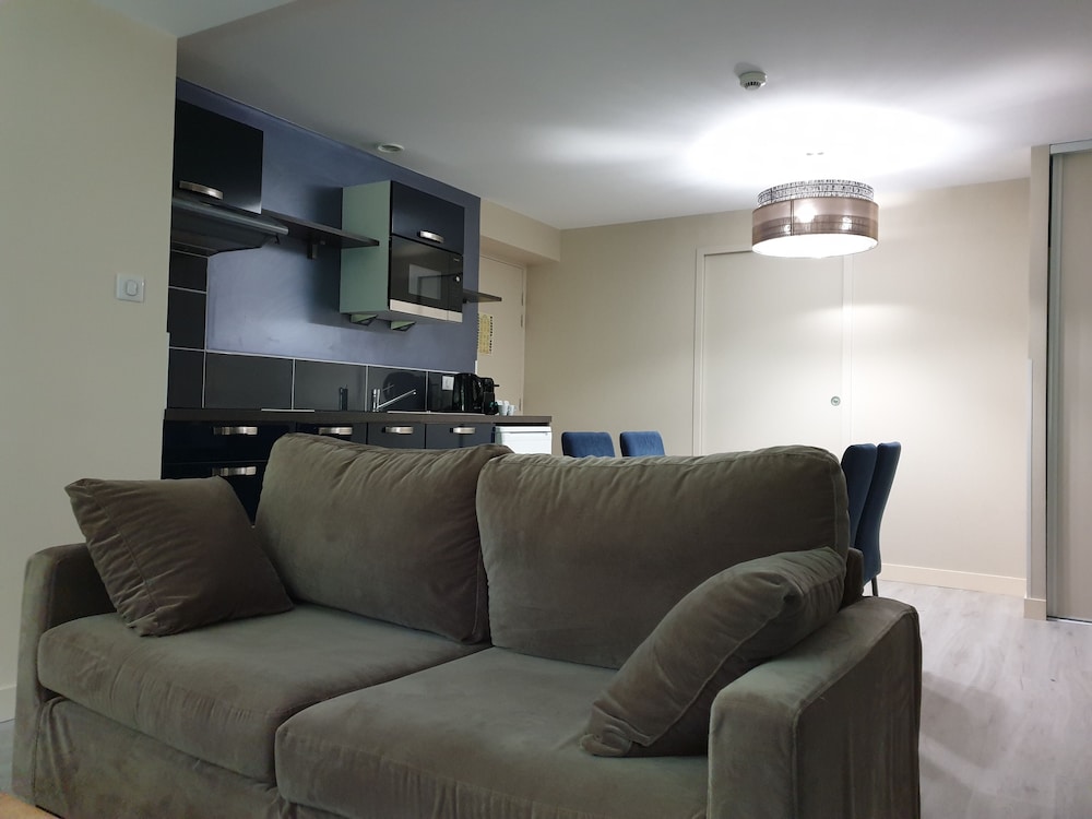 2 bedroom suite for 4 photo 3