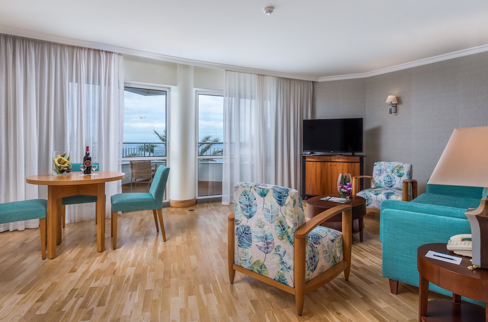 Suite, Sea View - Photo 8